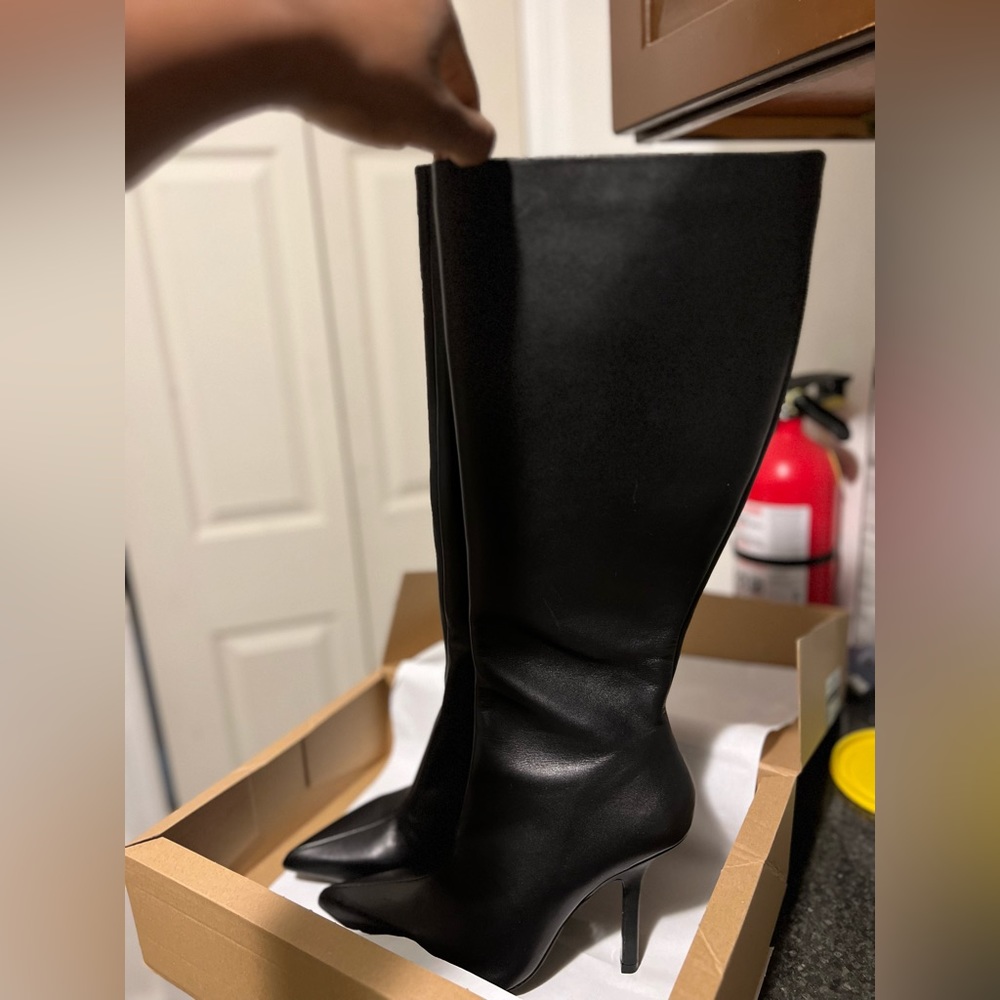 BRAND NEW WITH TAGS: LEATHER ZARA BLACK HEELED BOOTS